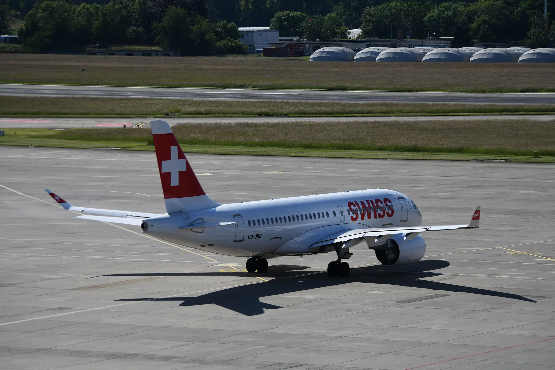 Swiss Scales Back Outsourcing and Shows Air Baltic the Door
