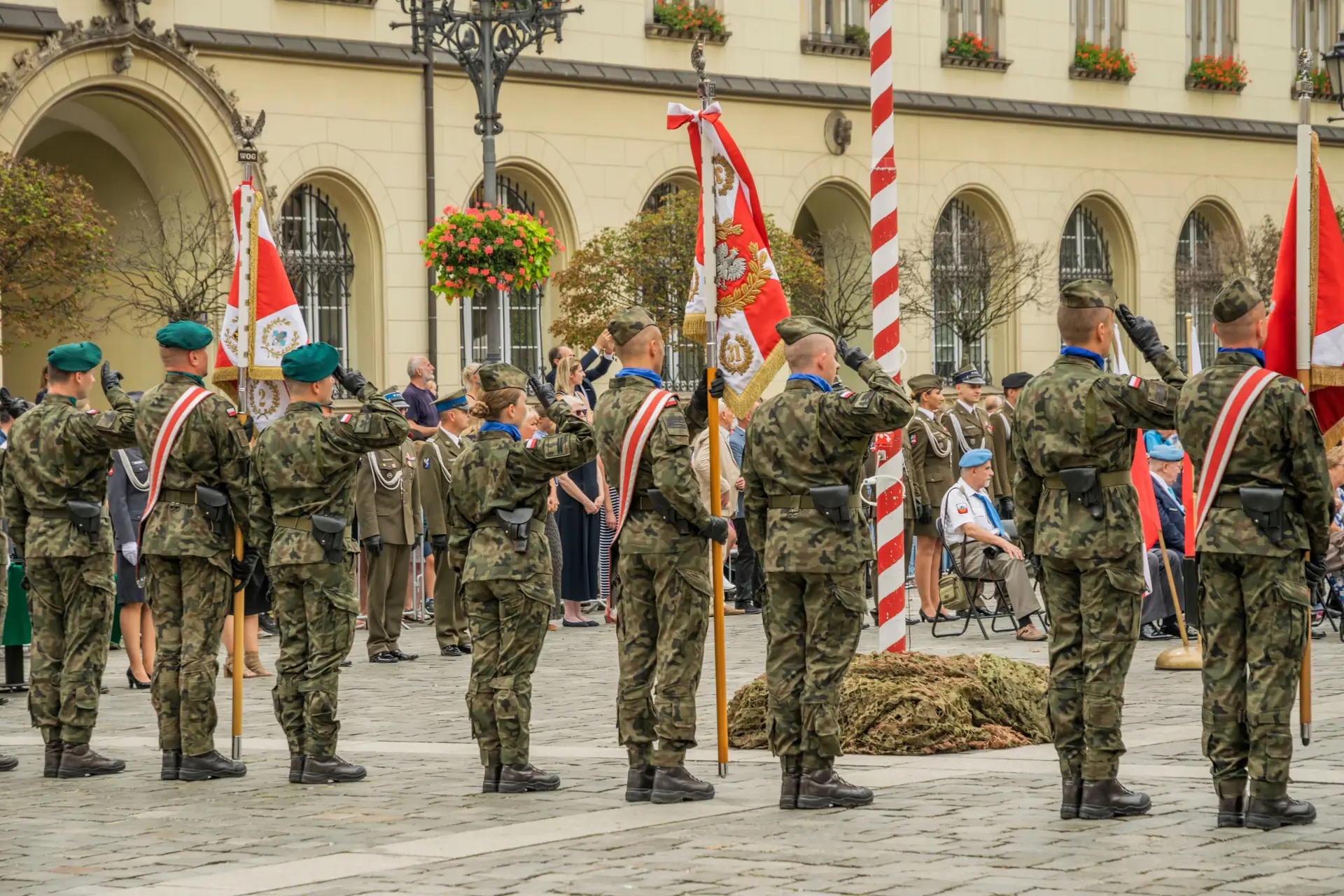 Hardware in Warsaw, Committees in Brussels