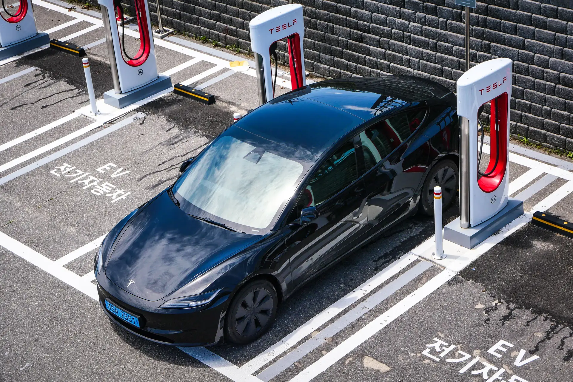 The End of the Seamless Door: China Forces EV Makers to Face Mechanical Reality