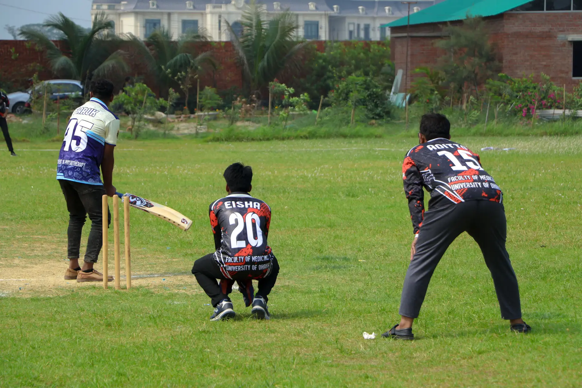 Sri Lanka Hand Pakistan Tri-Series Final on a Dew-Soaked Plate