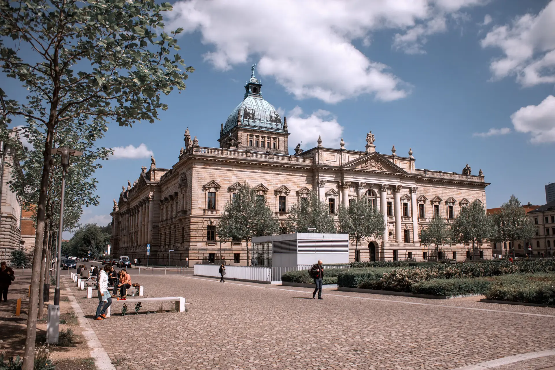 Judicial Farce in Berlin as Court Lifts Warrant for Influencer Who Fled