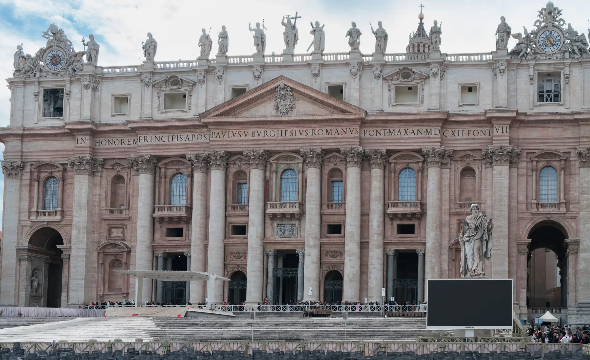 Back at the Window: Pope Leo XIV Resumes Duties After Lung Surgery