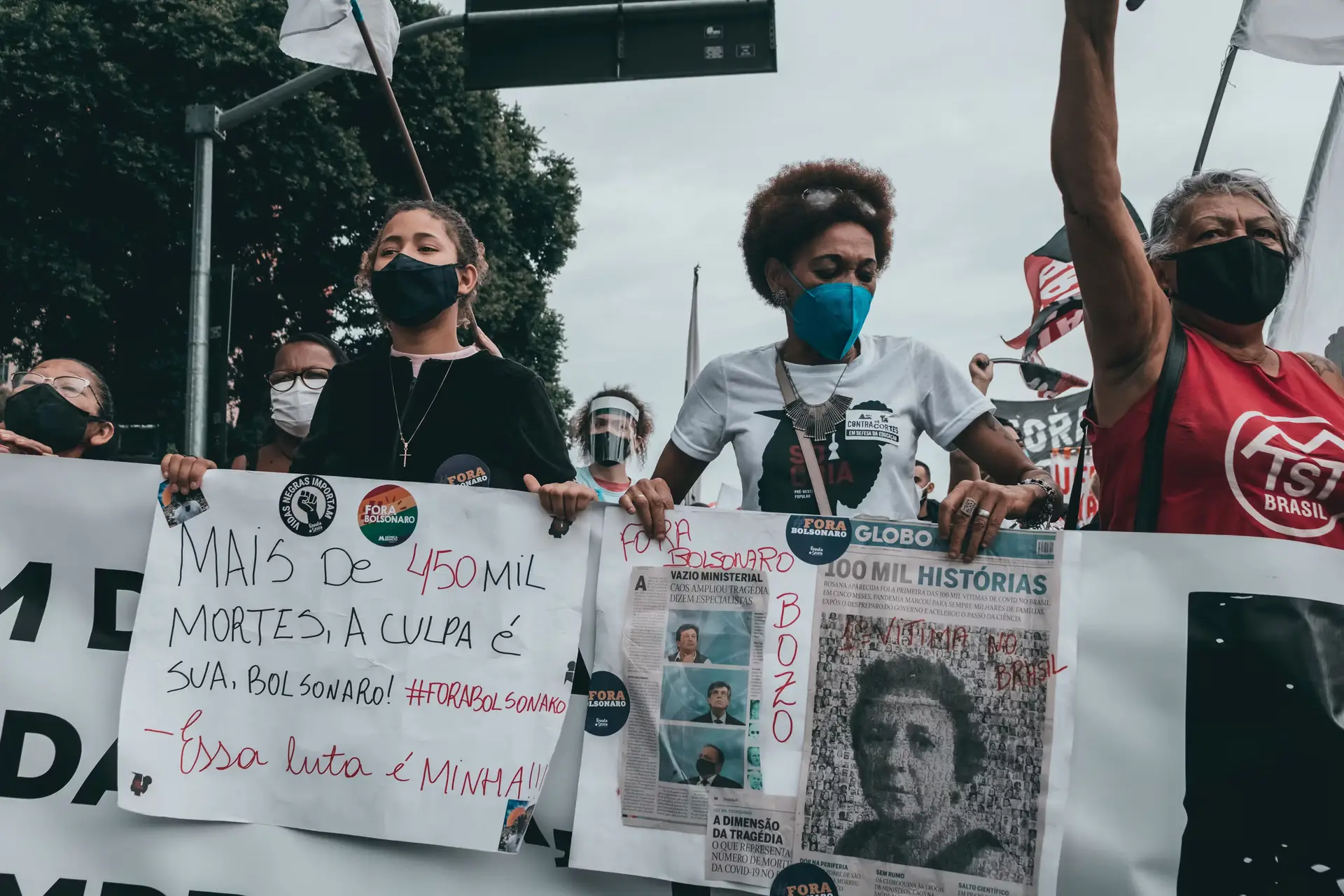 Flight Risk in Brasília: Flávio Bolsonaro Trapped by His Own Legal Storm