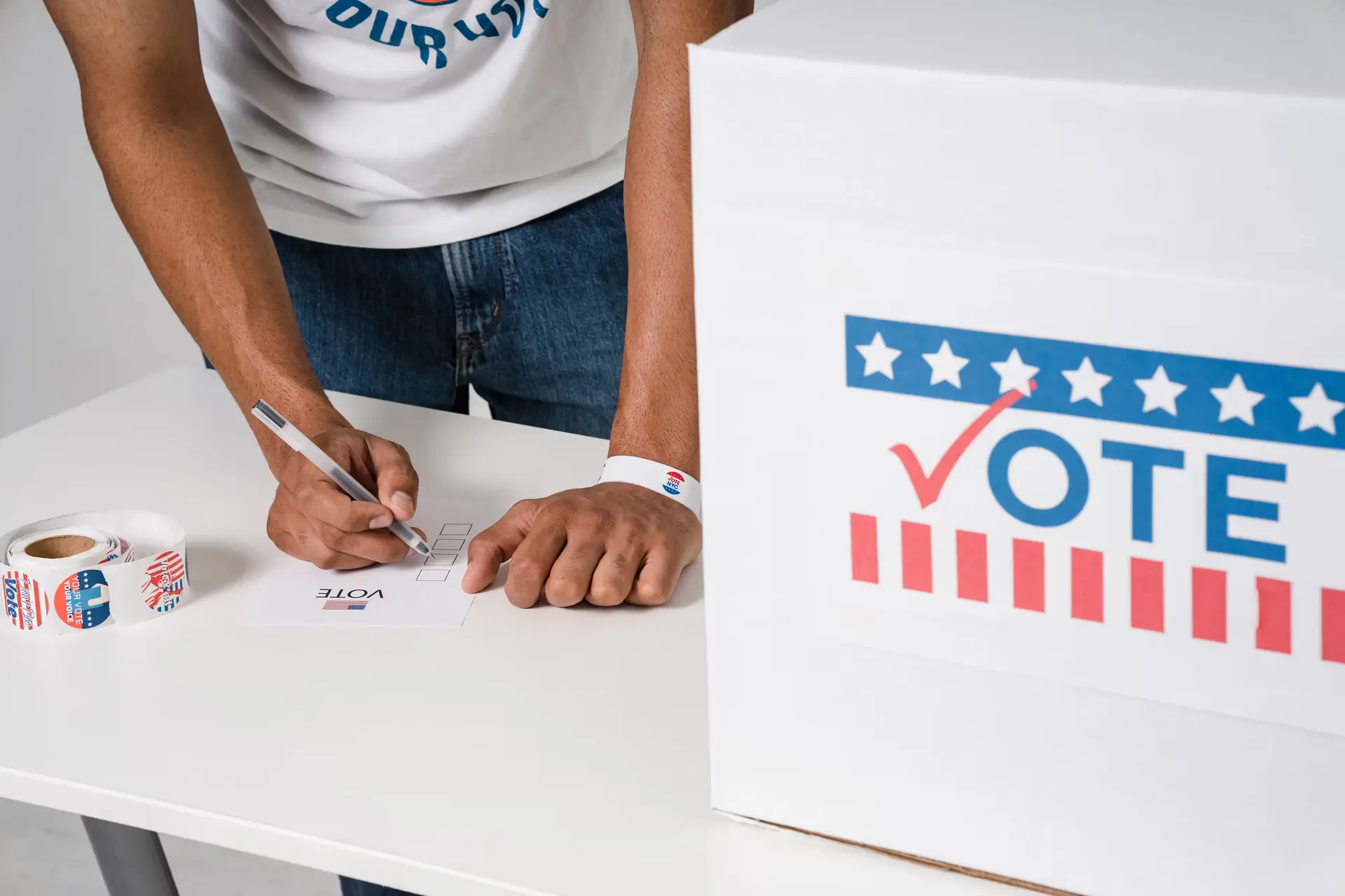 The Reluctant Firefighter: Obama Steps into the Midterm Trenches