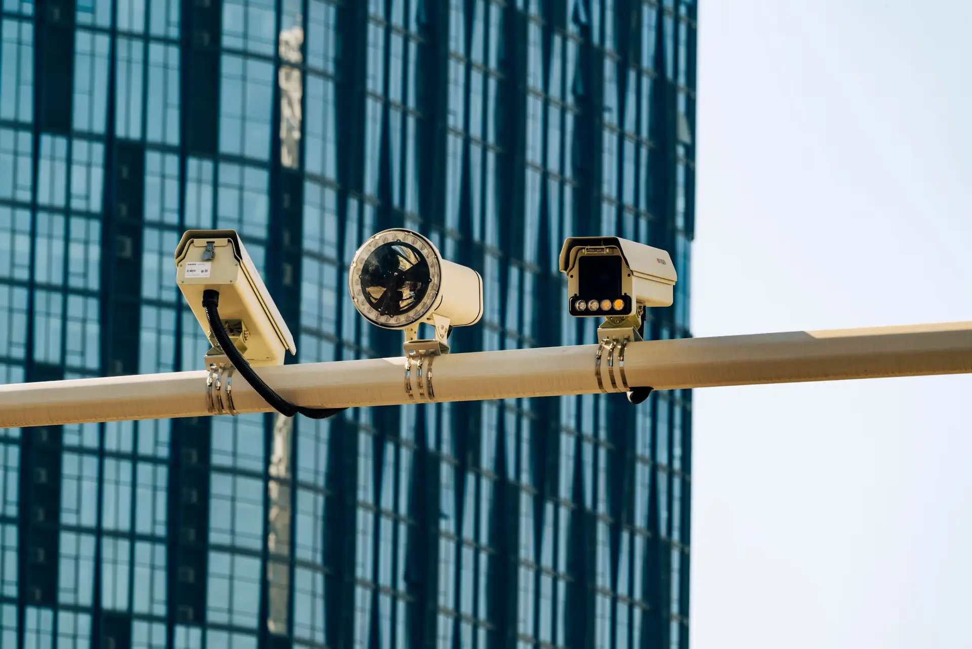The Algorithmic Boss and the Illusion of Efficiency