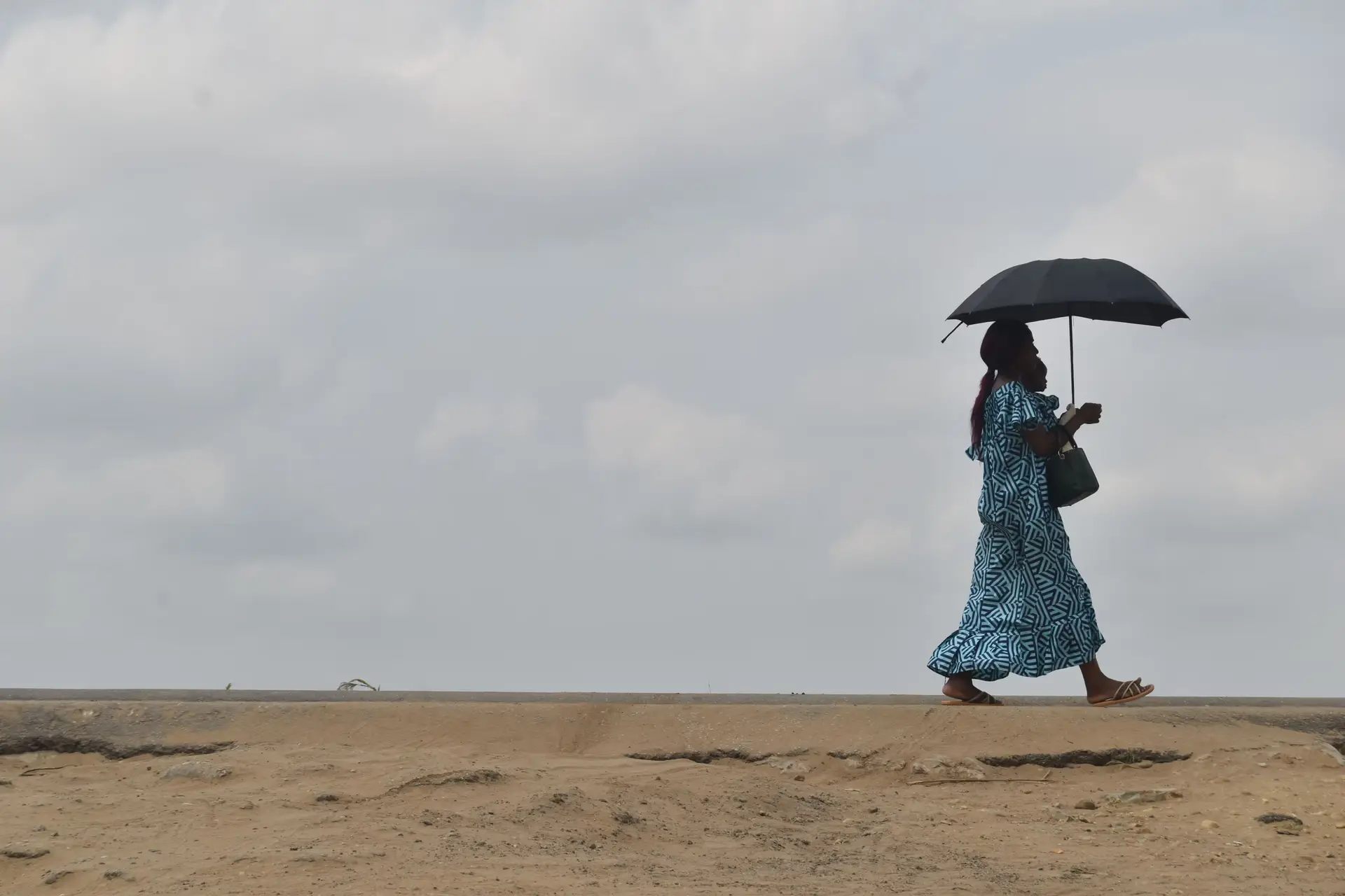 Containment by Isolation: As Ebola Deaths Pass 5,000, Borders Replace Medicine