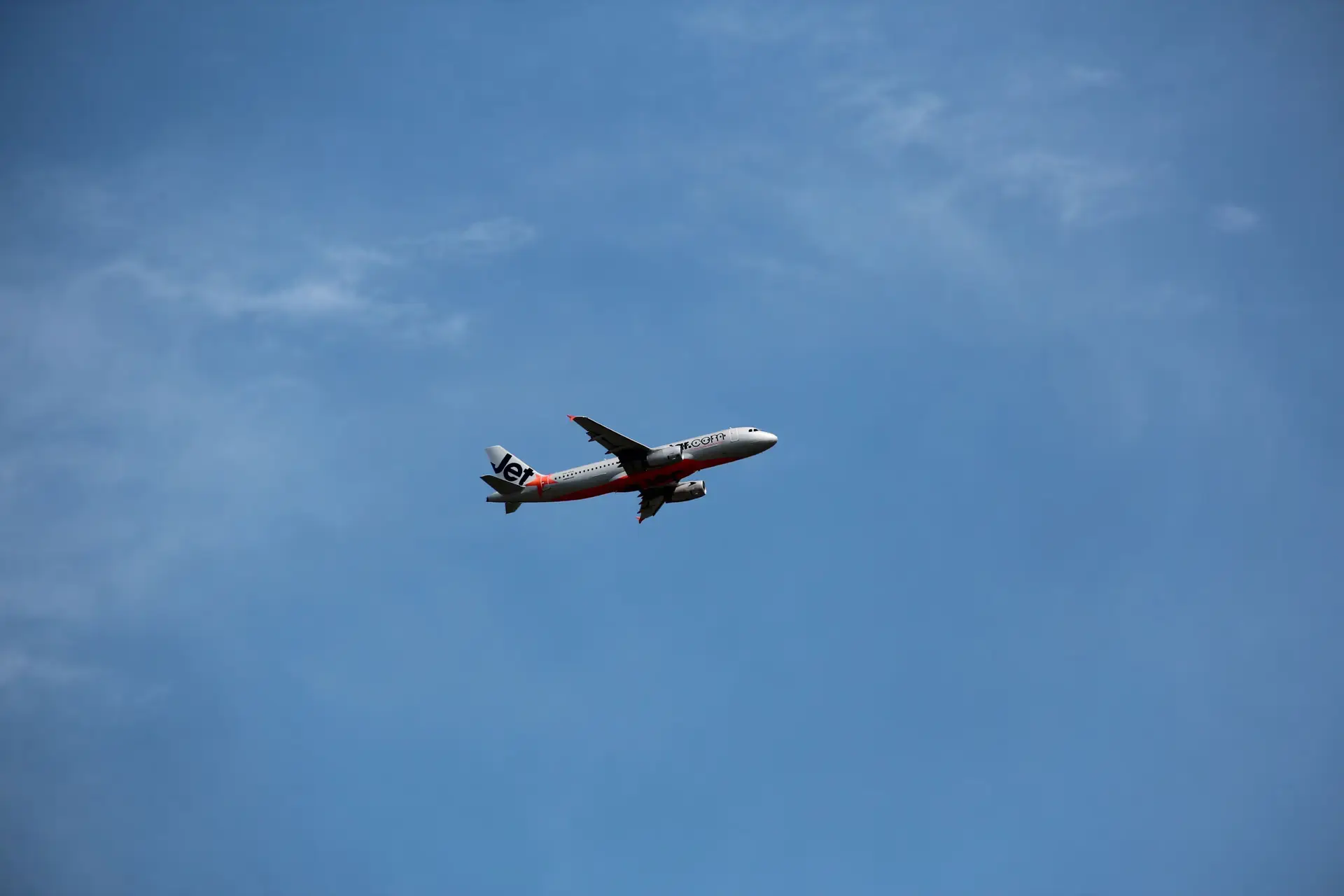 The Illusion of the Cheap Fare: Jetstar Monetises the Overhead Bin